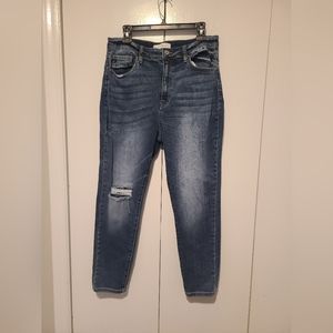 KanCan Distressed Jeans